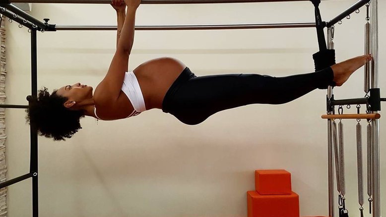 Professora de Pilates de Sheron Menezzes: "Quanto mais difícil o exercício, mais estimulada ela fica"