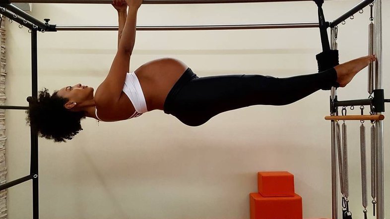 Professora de Pilates de Sheron Menezzes: "Quanto mais difícil o exercício, mais estimulada ela fica"