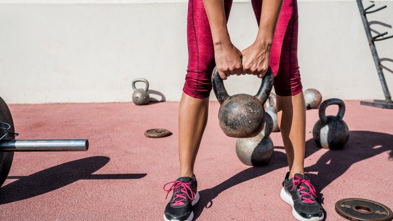 Os 5 maiores erros de postura ao usar o kettlebell
