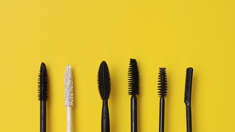 Máscara de cílios: conheça os diferentes tipos de cerdas e seus efeitos