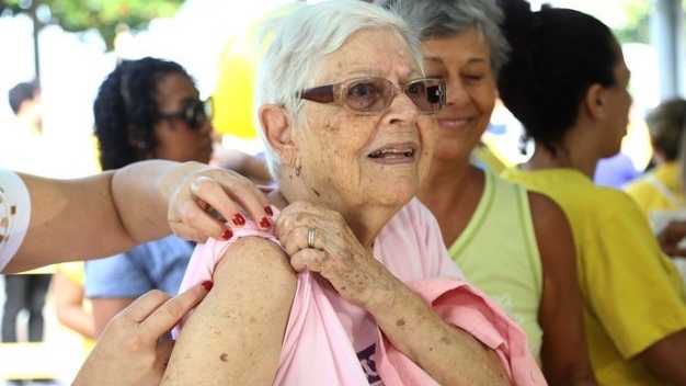 São Paulo consegue vacinar 100% dos idosos contra a gripe