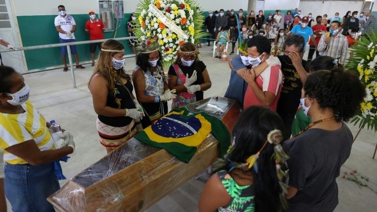 Brasil beira 30 mil mortes e OMS diz que não é o pico