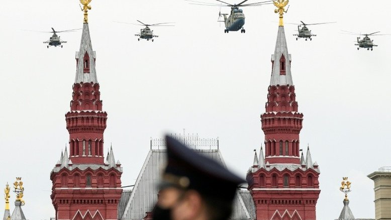 Helicóptero militar cai perto de Moscou, matando seus ocupantes