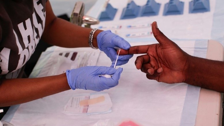 Confinamento contém coronavírus, mas casos de HIV podem aumentar