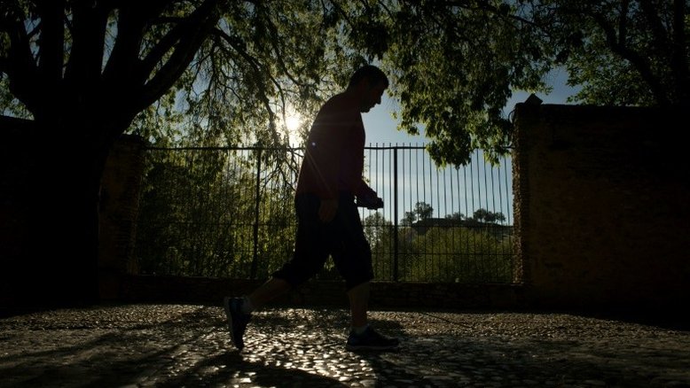 Espanhóis saem para passear e parte do mundo inicia desconfinamento