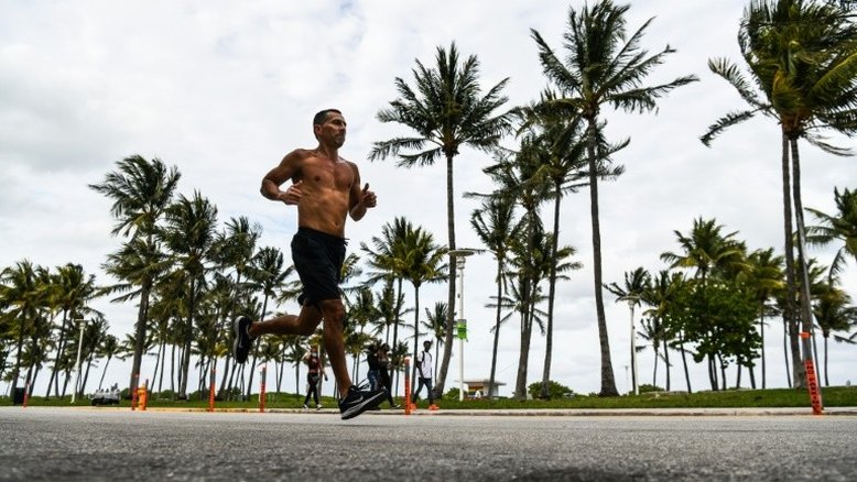 Sul da Flórida inicia reabertura gradual e sem praias