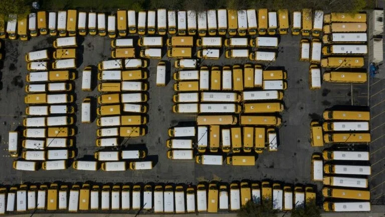 Escolas do estado de Nova York fecharam até o final do ano letivo