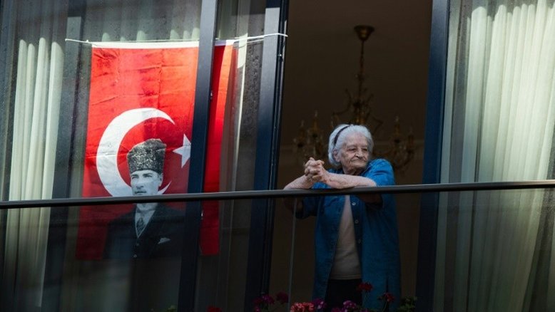 Turquia alivia restrições ao confinamento por COVID-19