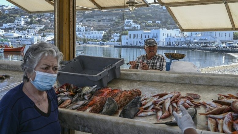 Mikonos, a 'ilha fantasma' à espera dos turistas