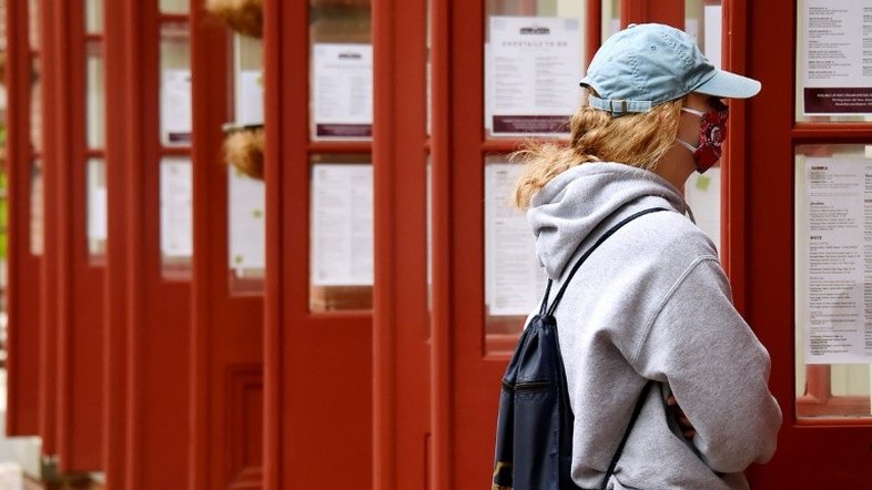 Novos pedidos de seguro-desemprego nos EUA somam 2,98 milhões em uma semana