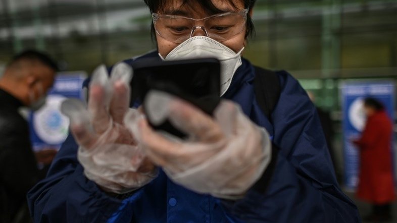 Na China, aplicativos de rastreamento do coronavírus estão em toda parte