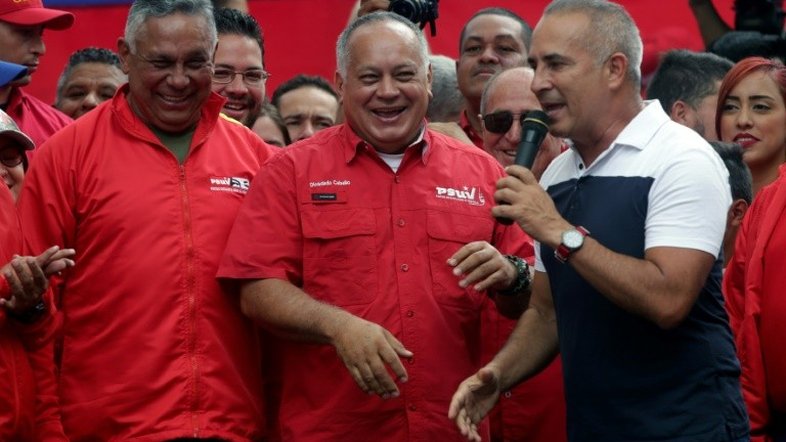 Venezuela diz que frustrou "invasão" pelo mar de mercenários da Colômbia