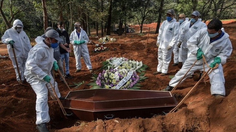 Brasil supera as 20.000 mortes por COVID-19, com recorde em 24 horas