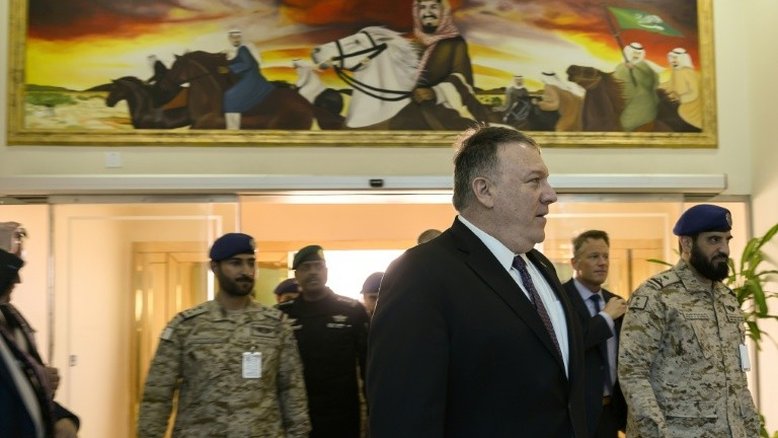 Trump defende demissão de agente que estaria investigando Pompeo