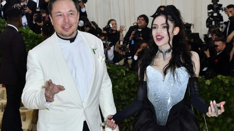 Bem-vindo bebê X Æ A-12: Elon Musk e Grimes dão nome criativo ao filho