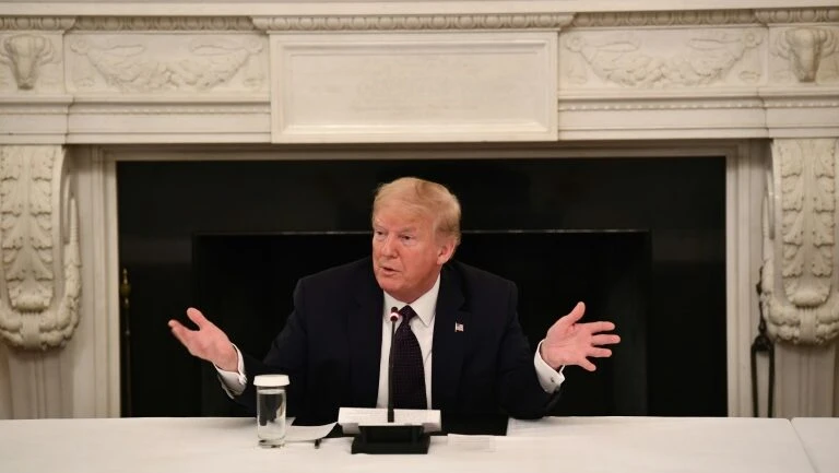 Trump acusa a OMS de ser 