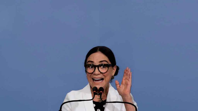 LOUCO ROTEIRO A secretária Regina Duarte: a “noiva” do presidente virou zero à esquerda