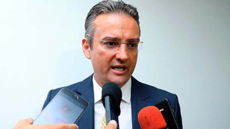 Bolsonaro nomeia 