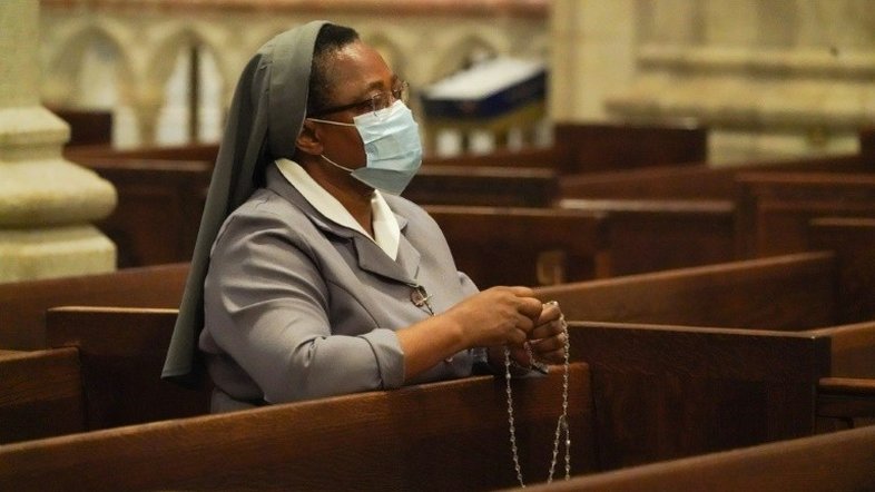 Mundo supera meio milhão de mortes e 10 milhões de casos de COVID-19