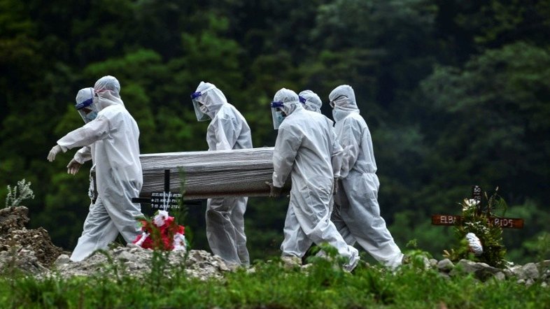Brasil registra 1.079 mortes por covid-19 em 24h; total é de 99.572