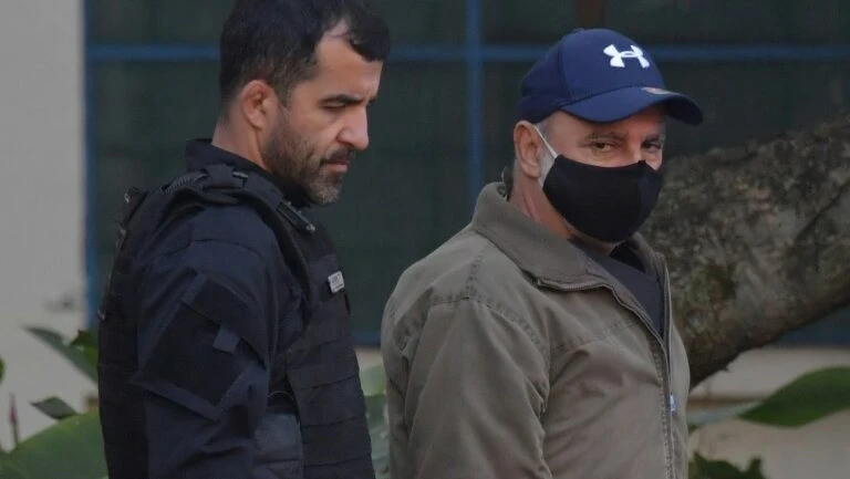 Polícia prende Fabrício Queiroz, ex-assessor de Flávio Bolsonaro