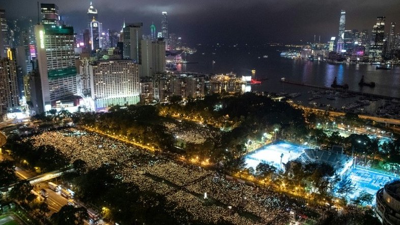 EUA diz que China tenta negar voz de Hong Kong ao impedir vigília por massacre na Praça da Paz Celestial