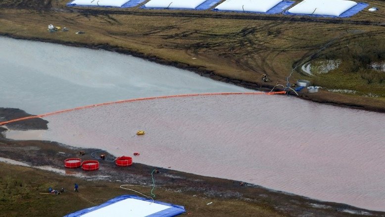 Fábrica russa de enriquecimento de minério derrama águas residuais em rio do Ártico