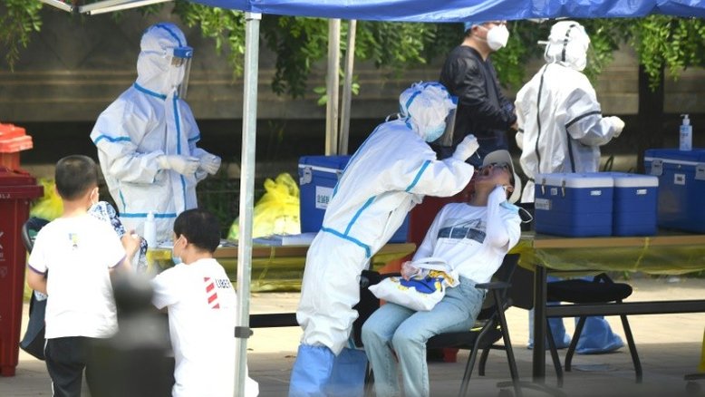 China registra novos casos; América Latina supera 80.000 mortos por coronavírus