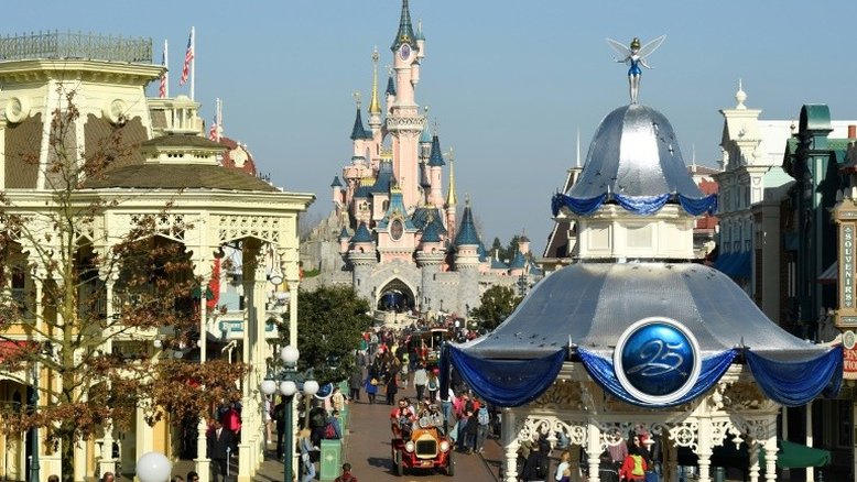Disneyland Paris vai reabrir de modo gradual a partir de 15 de julho