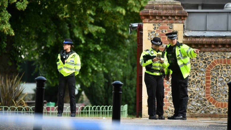 Polícia britânica considera ataque que matou três pessoas em Reading ato "terrorista"