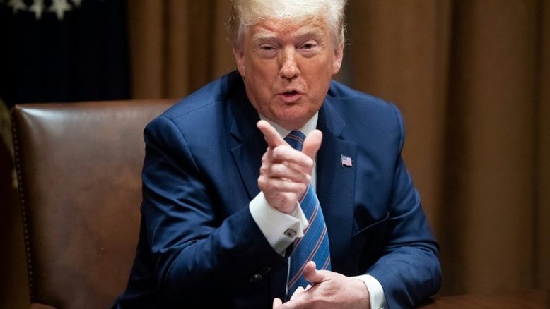 Trump diz que cogitaria se reunir com Maduro