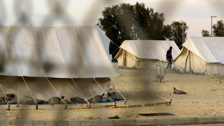Centenas de migrantes em acampamento no Chipre esperam futuro melhor