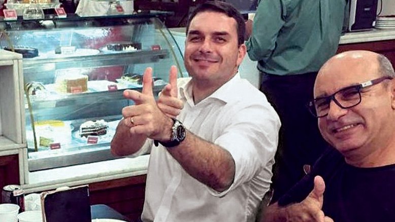 Capitão Nascimento: “O sistema é f***”. Rachadinha agradece