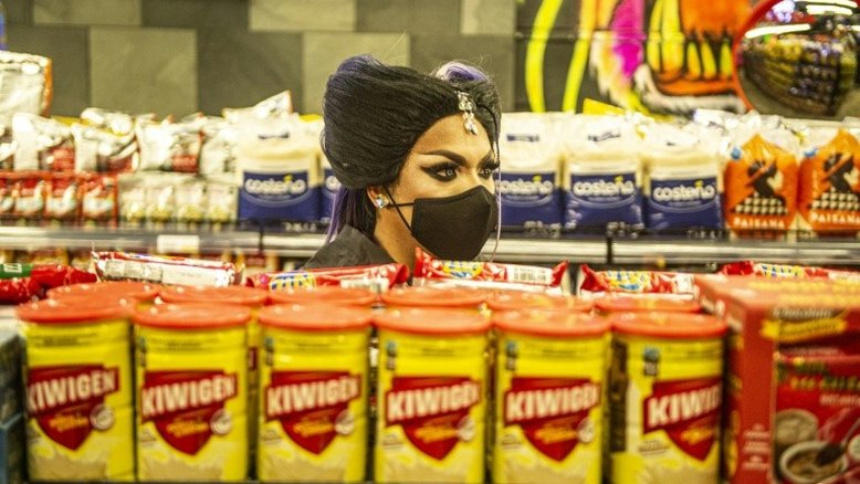 Discoteca gay de Lima reabre como supermercado por causa da pandemia