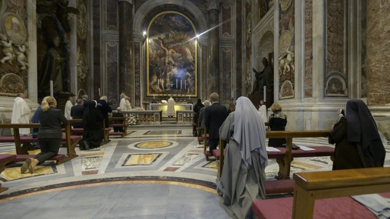Vaticano inicia investigação sobre bispo suspeito de encobrir atos pedófilos na Polônia