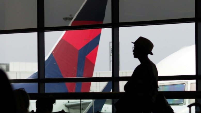 Brasileiro ataca comissária e voo de São Paulo a Nova York é desviado para Porto Rico