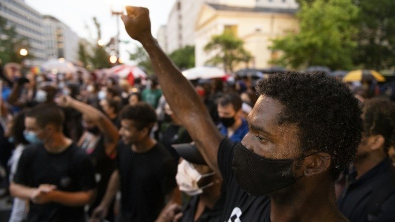 EUA espera novo dia de mobilizações em massa contra racismo