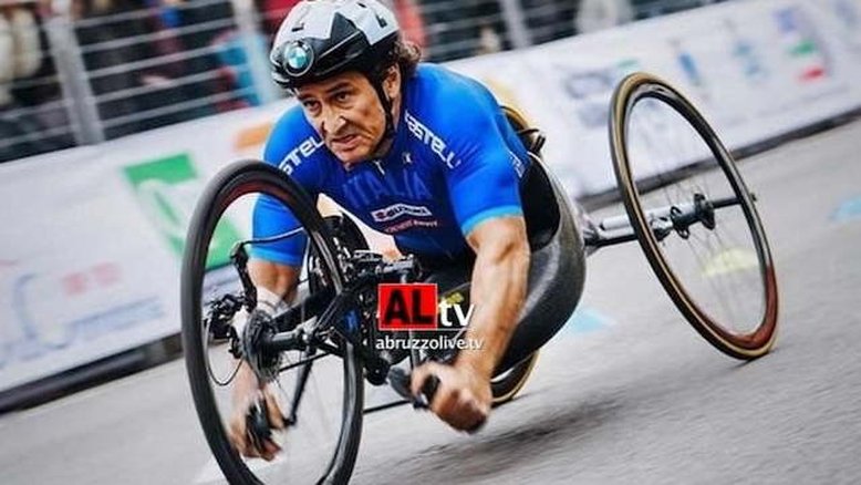 Ex-piloto da Fórmula 1, Alex Zanardi sofre acidente e está em estado grave