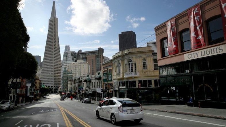 Estátua de Cristóvão Colombo é removida de San Francisco