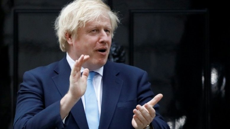 Boris Johnson pedirá 'era de cooperação mundial' em cúpula sobre vacinas
