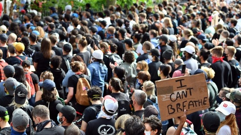 Manifestantes nos EUA se arriscam a contrair coronavírus "pela saúde da nação"