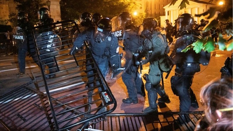 Inimigos dos EUA devolvem críticas sobre atenção a direitos humanos