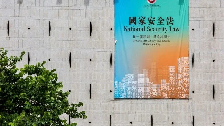 EUA cancela venda de armas a Hong Kong, após restrição de vistos por Pequim