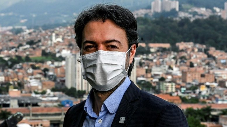 Medellín controla vírus com arriscada coleta de dados em massa