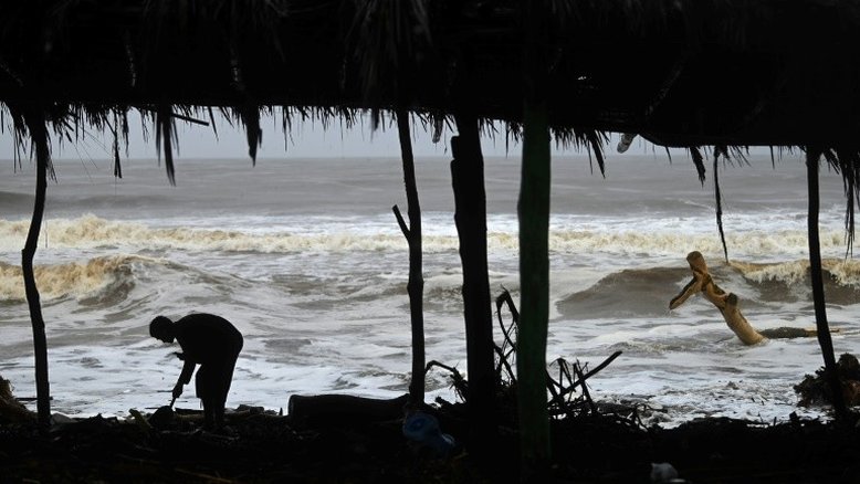 Sobe para 30 número de mortos em uma semana por chuvas em El Salvador
