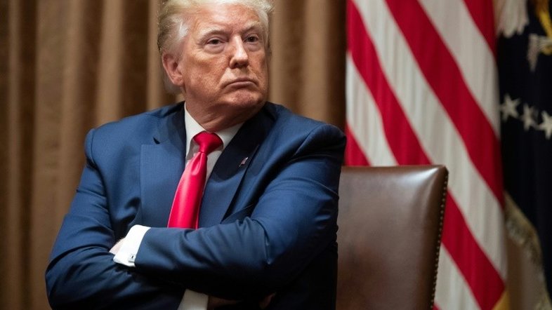 Trump autoriza sanções contra funcionários do TPI que processarem tropas dos EUA