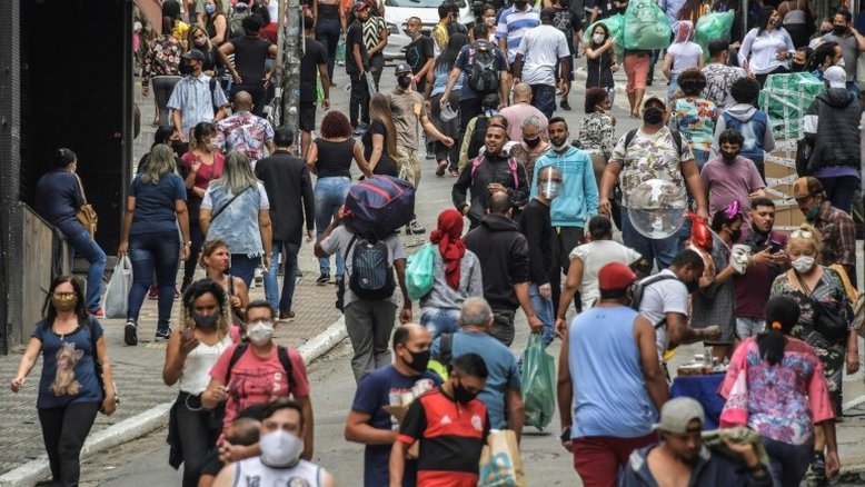 Covid: estudo alemão estima que uso de máscaras pode reduzir contaminações em 40%