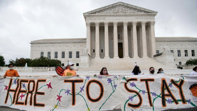 Suprema Corte se pronuncia contra Trump e ampara jovens migrantes 'dreamers'