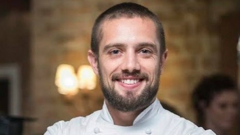 Rafael Cardoso sofre acidente de moto no Rio de Janeiro