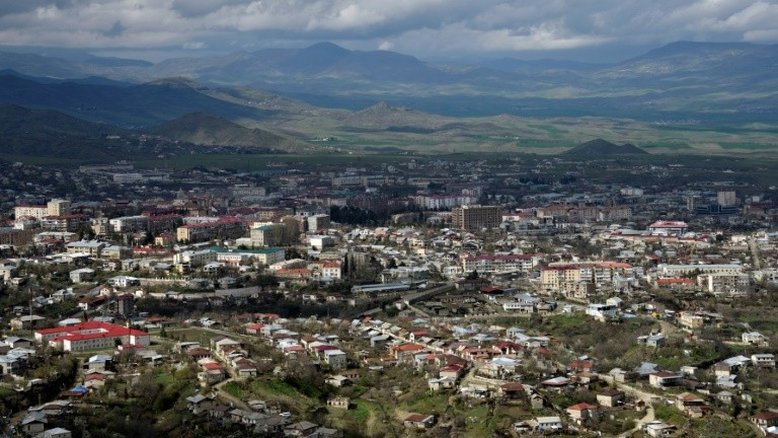 Combates entre Armênia e Azerbaijão deixam nove mortos
